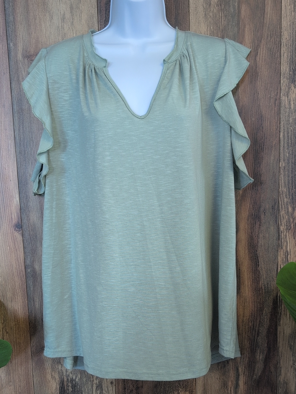 Light Sage Ruffle Sleeve V-Neck Blouse Tee 2XL         AC158